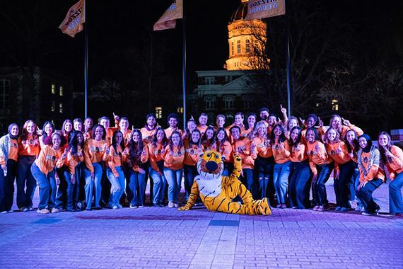 Group of students with Truman mascot